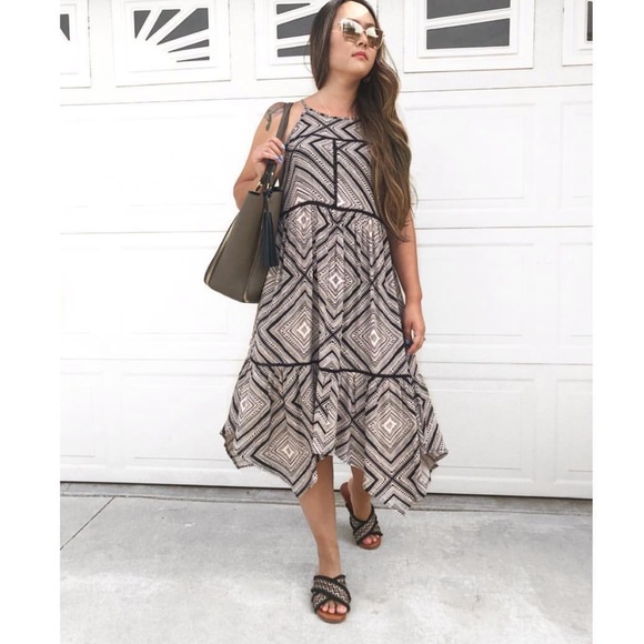 Xhilaration Dresses & Skirts - Flowy Print Dress